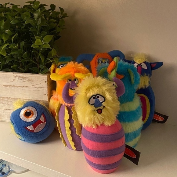 Melissa & Doug Monster Bowling Set Plush 6 Pins And Ball Plush.  For Ages 2+ - Picture 1 of 16